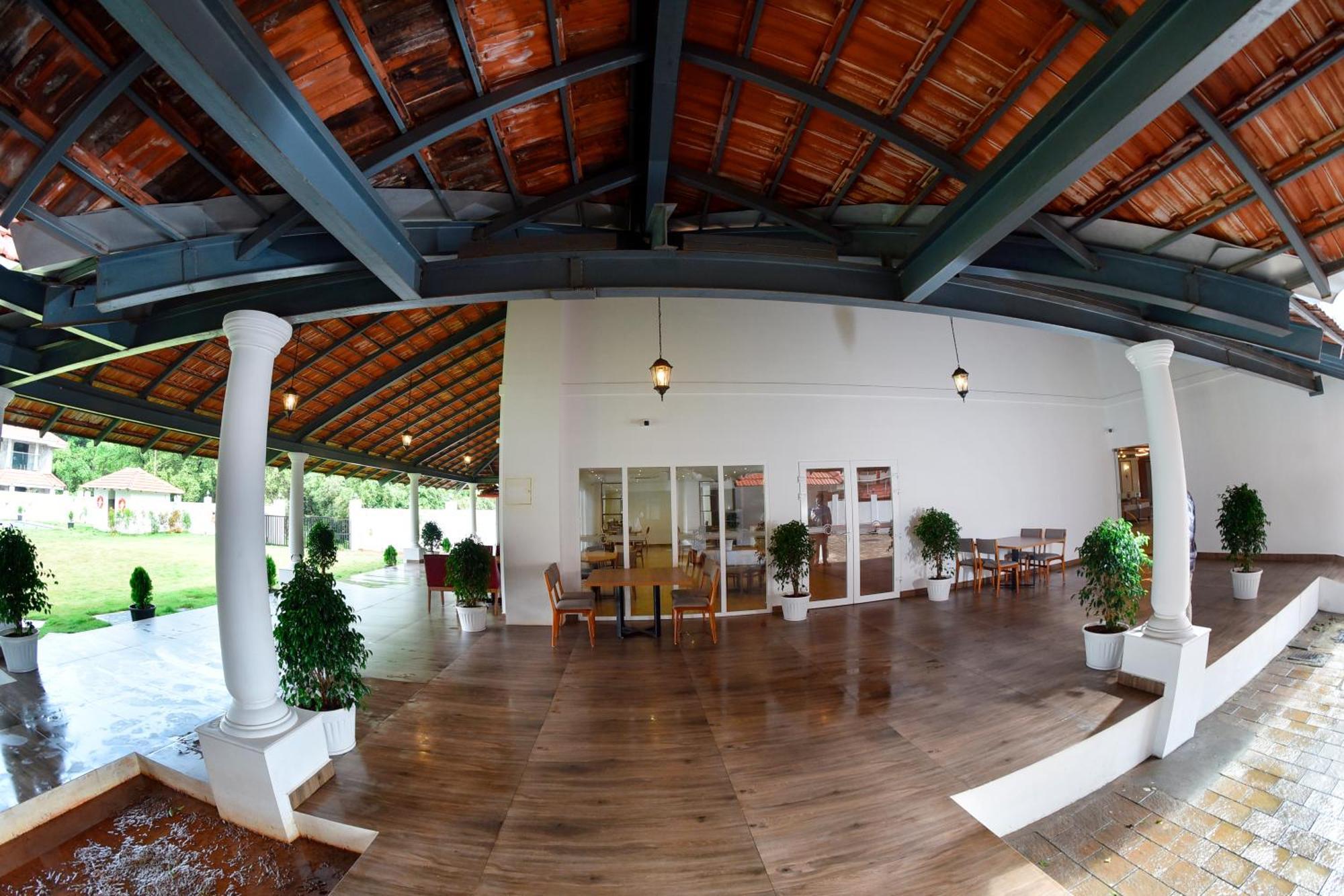 The Pearl View Hotel Mulappilangād 외부 사진