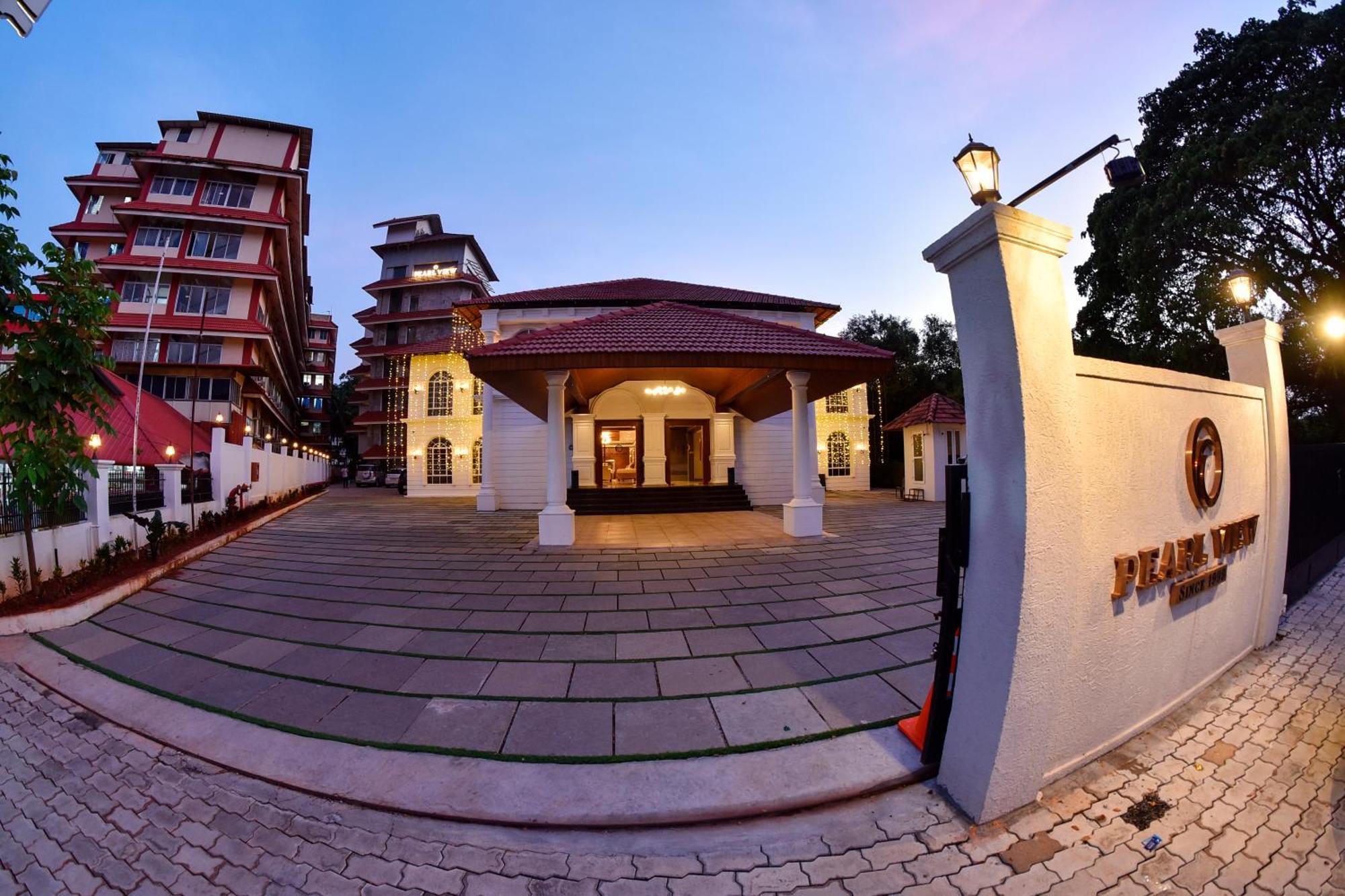 The Pearl View Hotel Mulappilangād 외부 사진