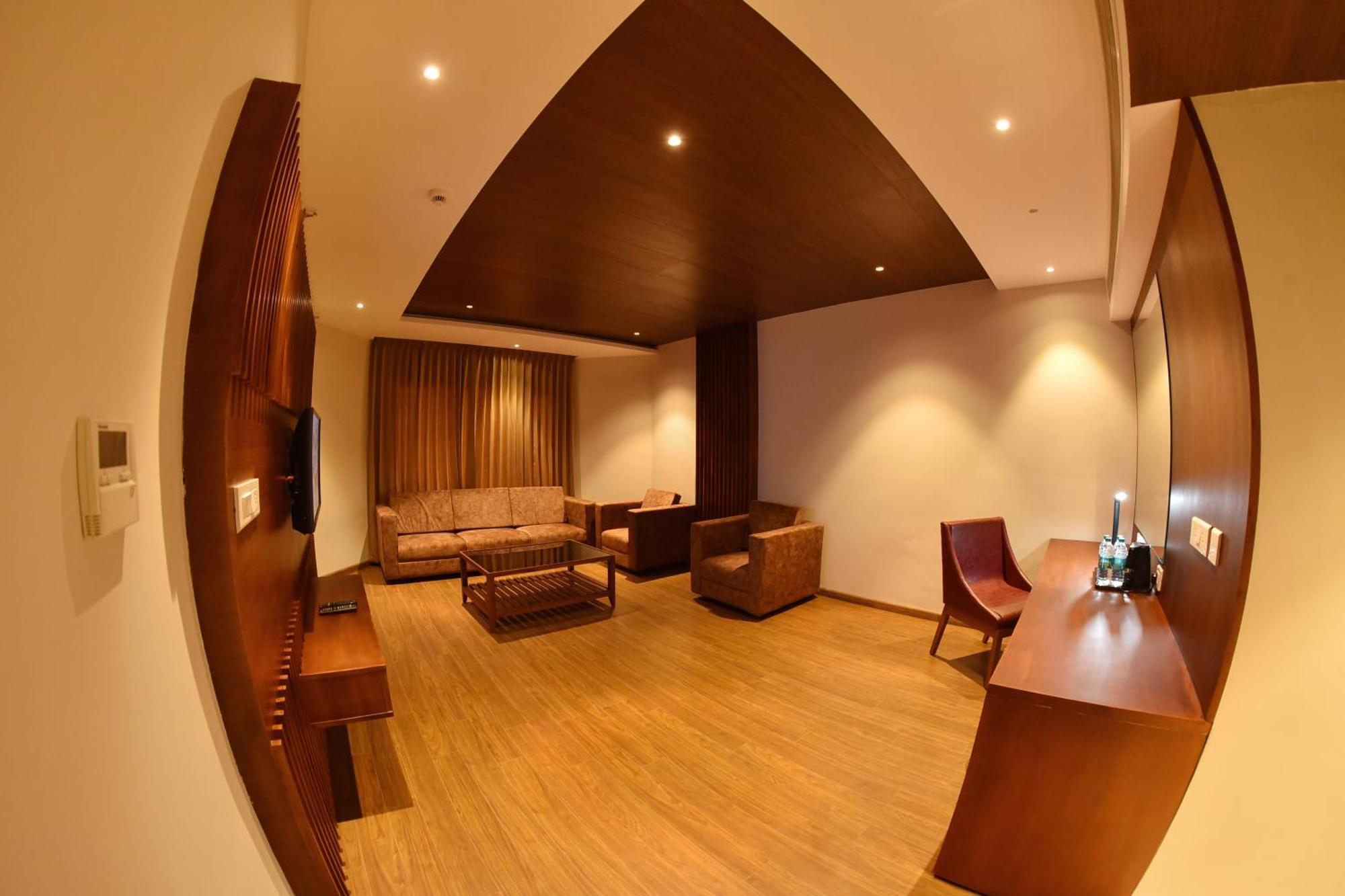 The Pearl View Hotel Mulappilangād 외부 사진
