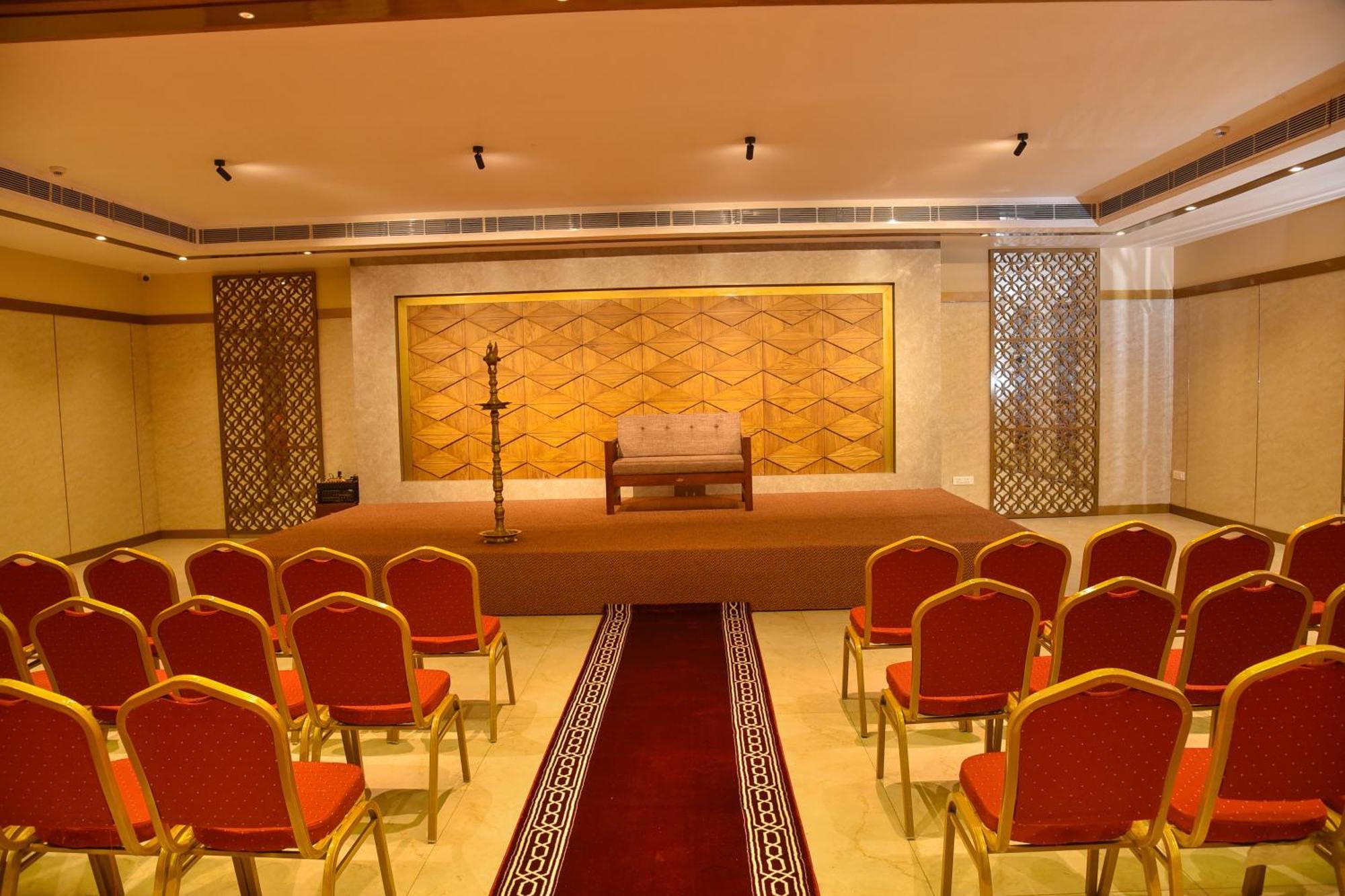 The Pearl View Hotel Mulappilangād 외부 사진